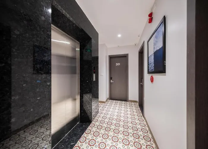 Gem Hotel 3*